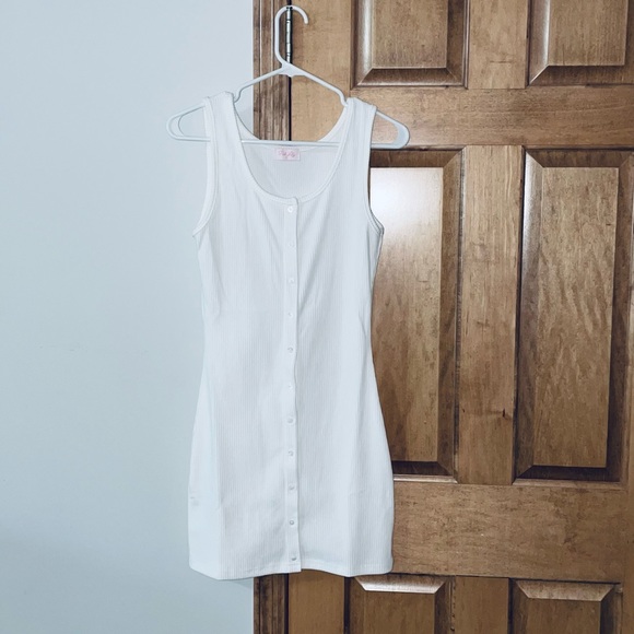 Women’s white ribbed button dress from Pink Lily - Picture 3 of 3